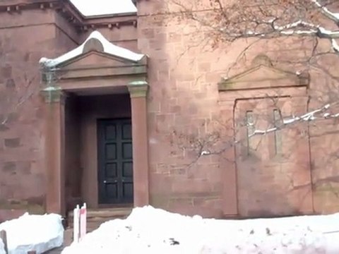 la Tombe des Skull and Bones tomb at Yale (Winter)