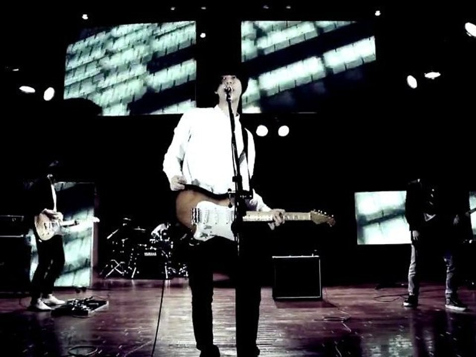 Caroline rocks - parallel [HD]