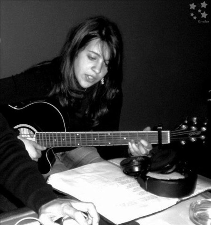 Au bar (Joyce Jonathan) Emilie Uthurry