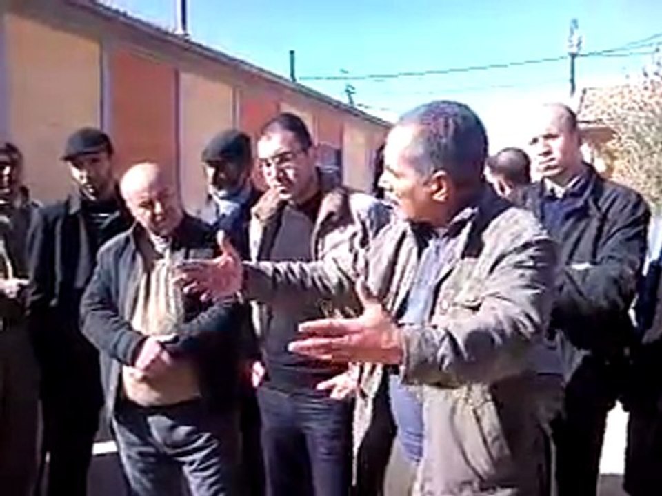 وقفة تضامنية مع الأستاذة المتهمة بتعنيف تلميذ بمرسة النصر بمريرت