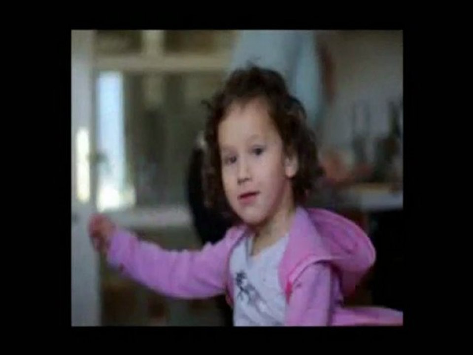 LULU dance - funny kid going berserk