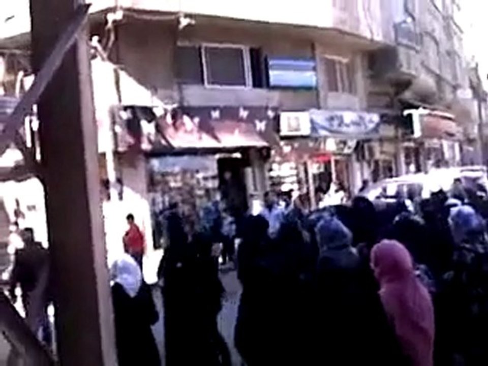 فري برس ريف  دمشق مظاهرة حرائر التل 26 2 2012 ج1