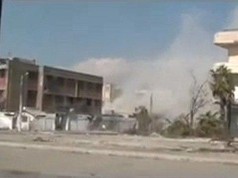 فري برس حمص بابا عمرو تدمير منزل بكامله بالقصف الصاروخي لليوم 24 27 2 2012