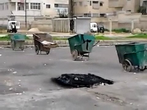 فري برس حماة المحتلة الاربعين قطع الطريق بحي الاربعين 26 2 2012