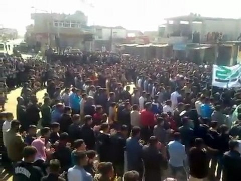 فري برس حماة المحتلة كرناز مظاهرة حاشدة و أغنية رائع 27 2 2012