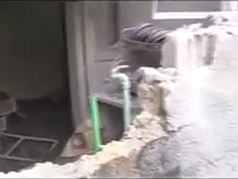 +18 SOS فري برس حمص باباعمرو آثار القصف الوحشي 26 2 2012