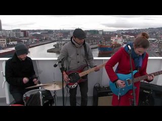 ÁINE DUFFY - KEEPING THE STREETS CLEAN (BalconyTV)