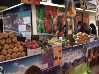 SIA 2012 : Marie-Luce Penchard sur le stand de la Réunion