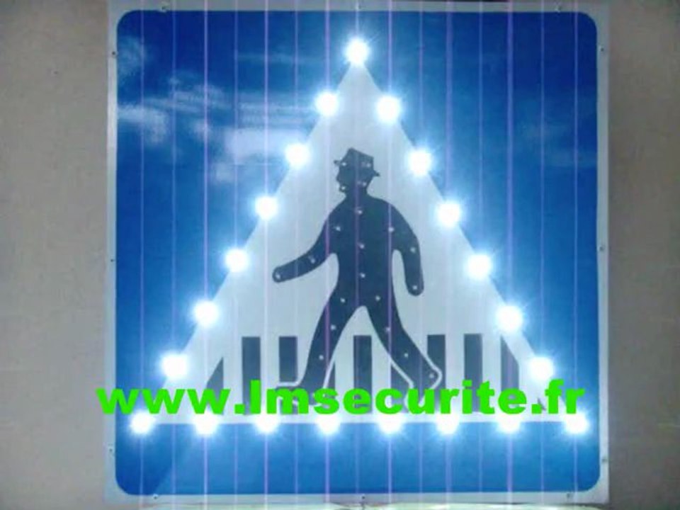 PANNEAUX  ROUTIERS  LUMINEUX  PREVENTIFS