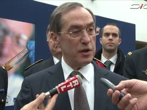 Déplacement de Claude Guéant au pôle judiciaire de la Gendarmerie Nationale à Rosny-Sous-Bois