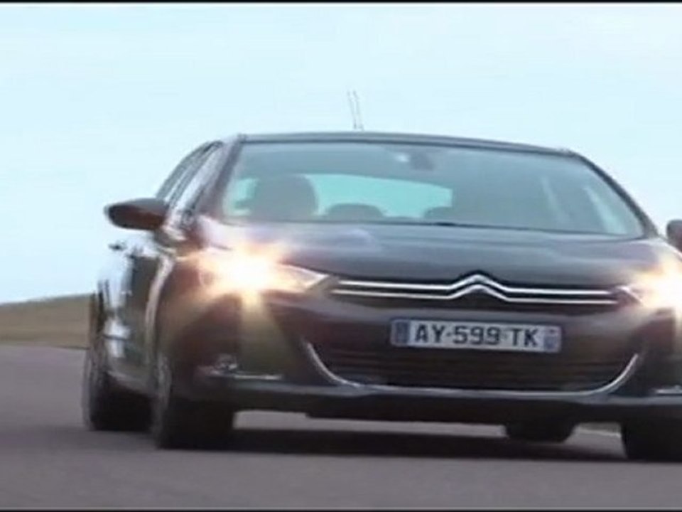 Compactes et habiles