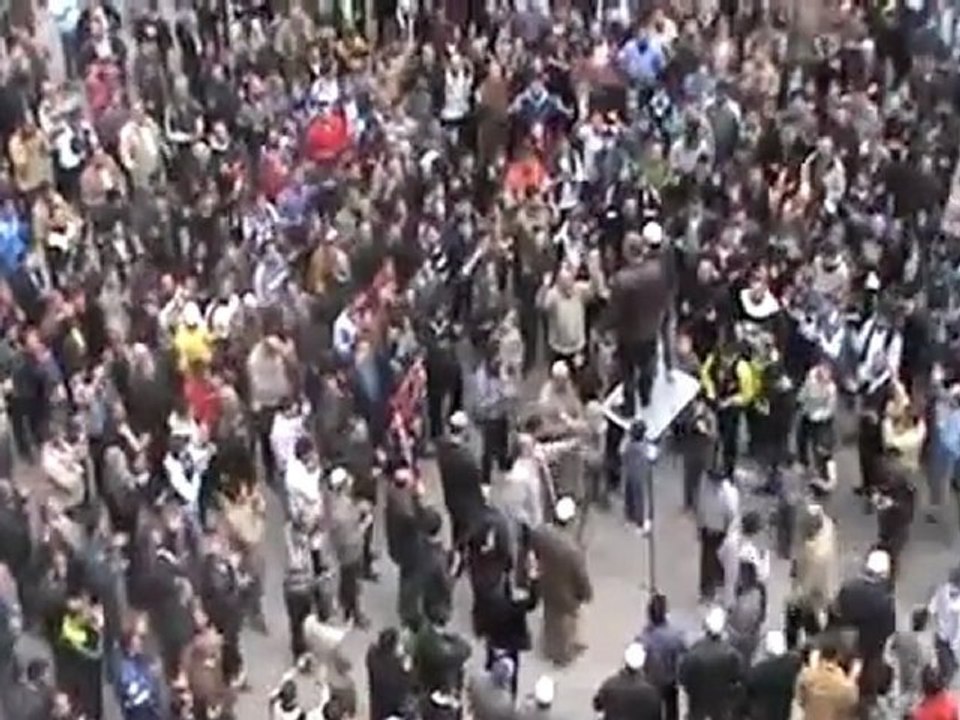 فري برس   حمص حي الخالدية تشييع عائلة كاملة من  ال الدرويش وشهيد من بابا عمرو استشهدو على يد قوى الأمن والشبيحة 28 2 2012