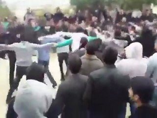 فري برس   حلب مظاهرة كلية الكهرباء 27 2 2012 جـ2