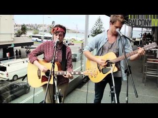 HANNAH & JOSH - HIGHER (BalconyTV)