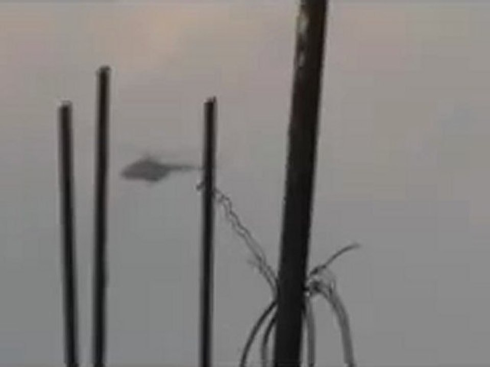 فري برس   حمص حي الخالدية الطيران الحربي يحلق في سماء مدينة حمص 27 2 2012