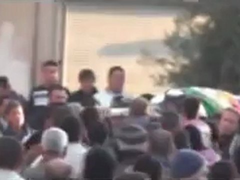 فري برس حمص تلبيسة تشييع الشهيد محمد خير ميزنازي 25 2 2012