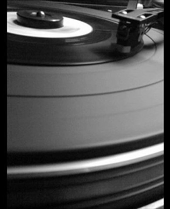 Cocoon Chupee cover The violets