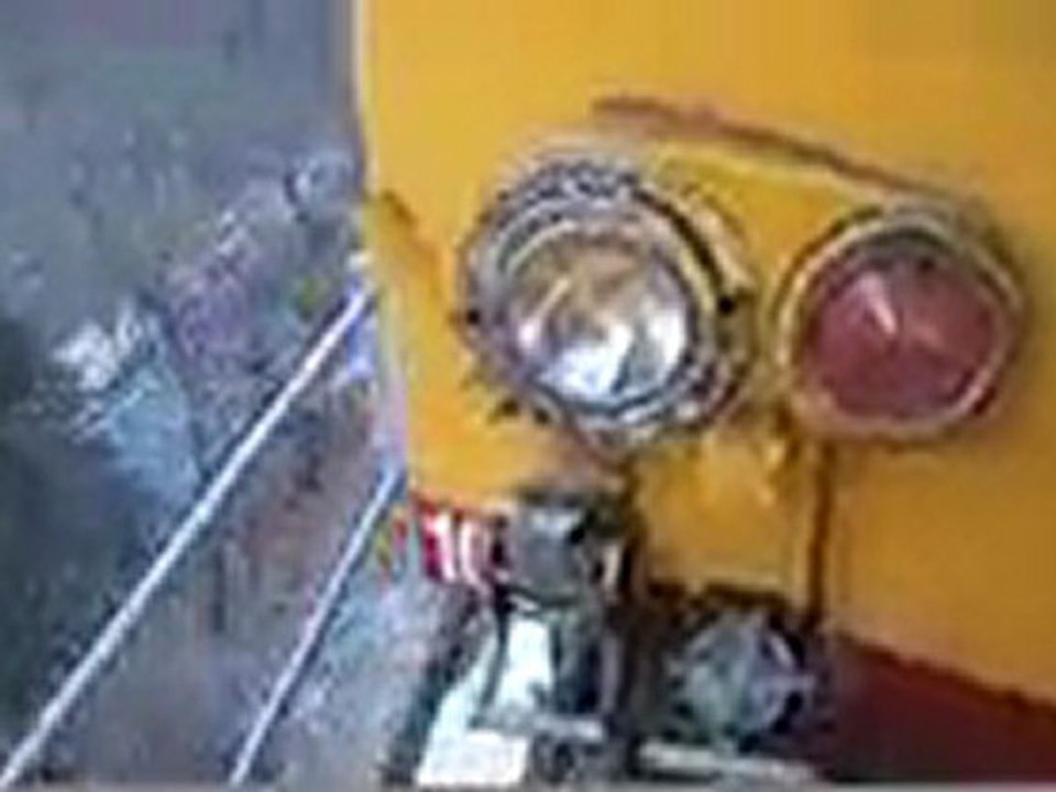 train-jaune - iPhone (téléphone cellulaire)