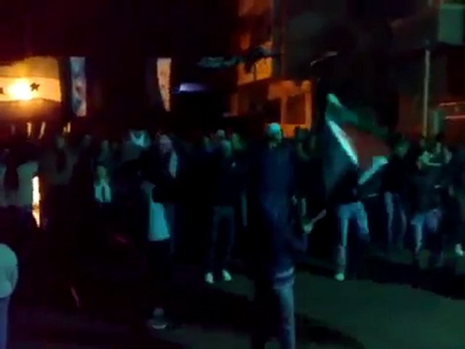 فري برس دمشق برزة  مظاهرة مسائية نصرة لحمص وحلفايا 28 2 2012 ج1