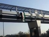 فري برس  دمشق ركن الدين علم الاستقلال على جسر المشاة  الثلاثاء6 3 2012