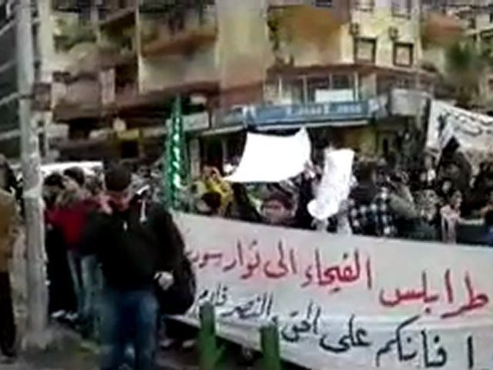 فري برس  المظاهرة الطلابية في أبي سمراء طرابلس 29 2 2012 ج1