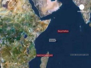 Lento remolque del crucero Costa Allegra