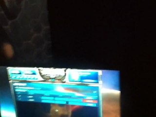 White-Ra fait faire 10 pompes à Kas lors de l'Assembly Winter 2012