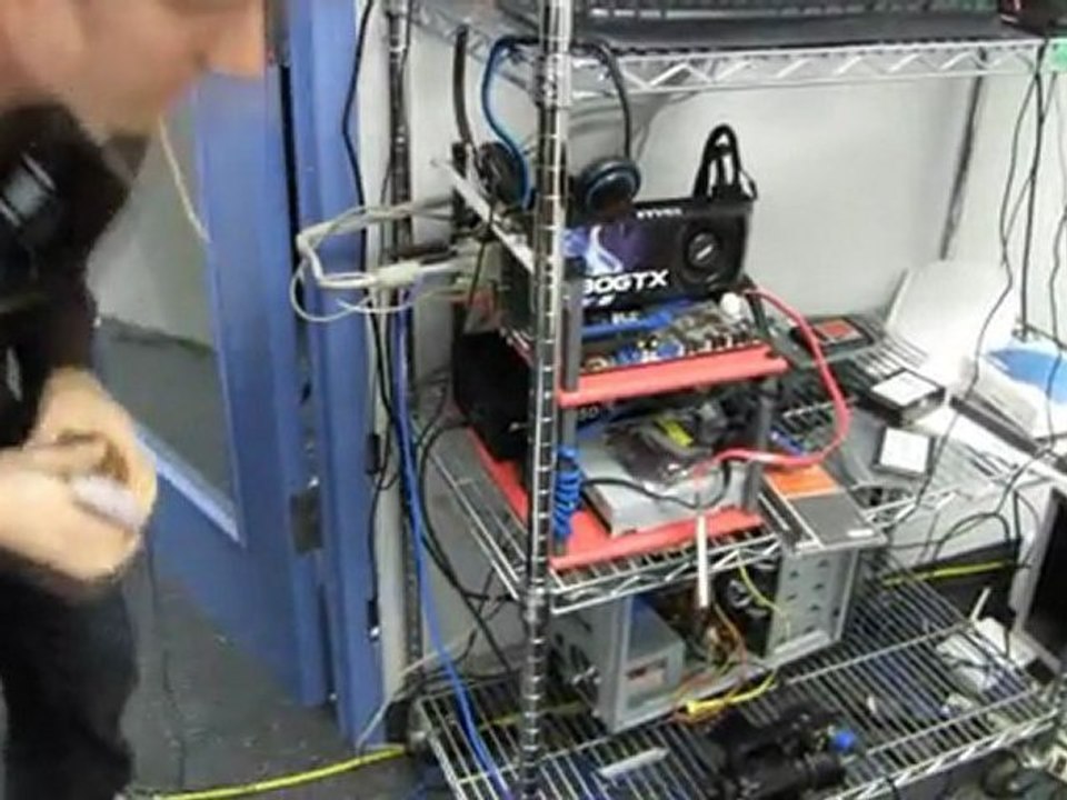 Tomee Super Nintendo SNES Replica USB PC Game Pad Unboxing & First Look Linus Tech Tips