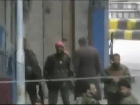 فري برس حماة المحتلة شارع الجزدان إطلاق نار من قبل الشبيحة 29 2 2012