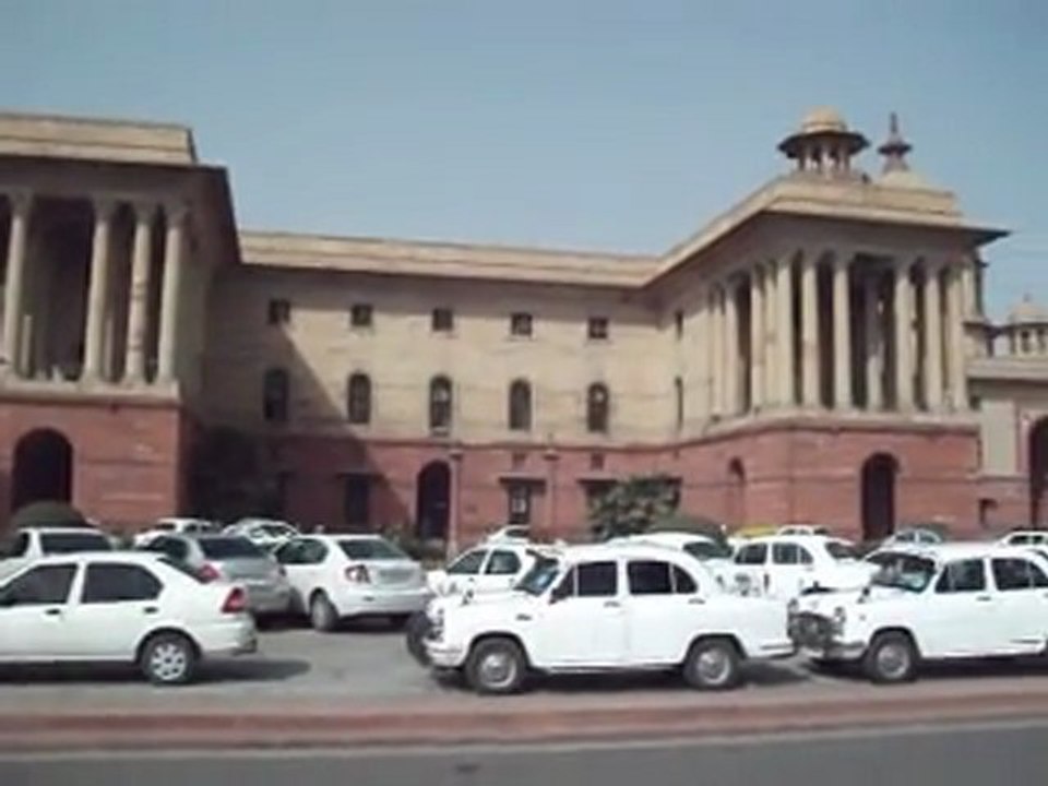 New Delhi : Secretariat Buildings and Rashtrapati Bhavan