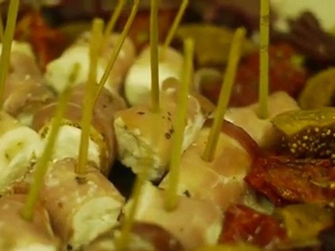 20 Le Salon des Miroirs - Présentation plats apéritifs