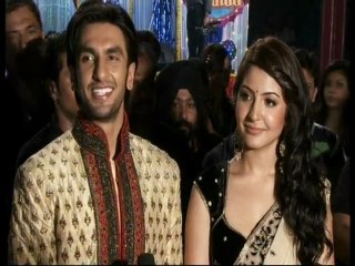 Ranveer Singh Anuska Sharma Get Cozy At A Mutiplex - Bollywood News