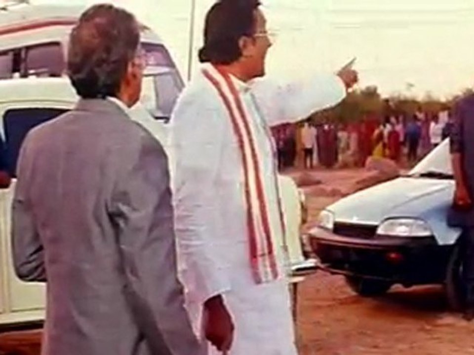 Enga Oor Singam - Venkatesh At Work