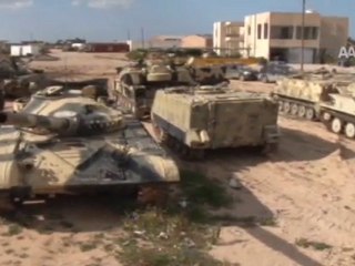 Libya'da tanklar hurdalık oldu