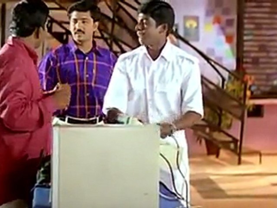 Ippodiku Kadhaludan Seenu - Sukumaran Gets Warned 4