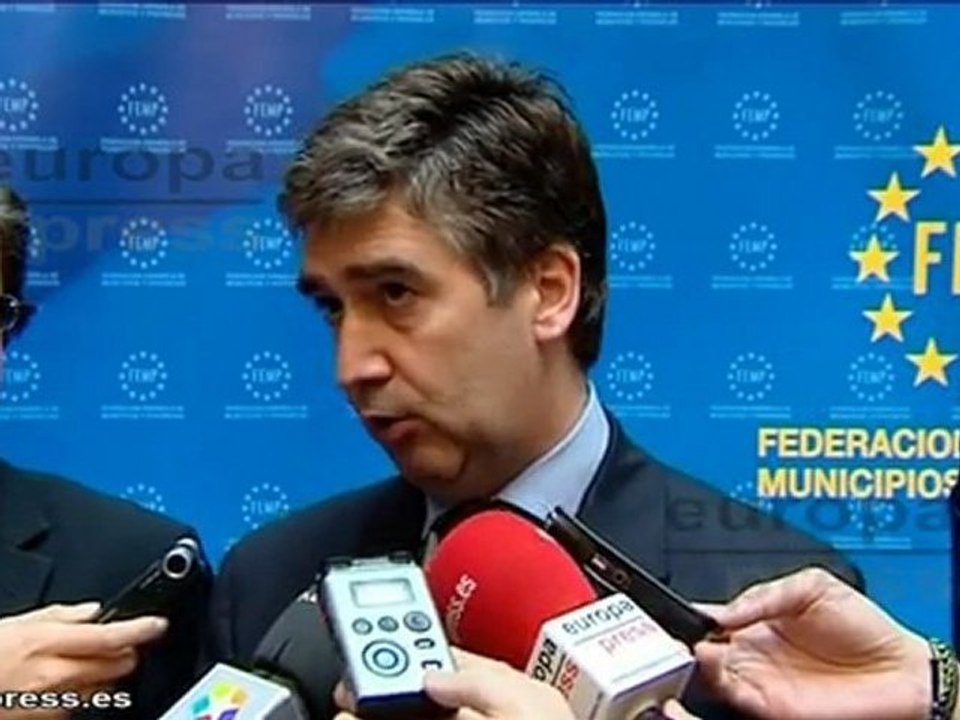 Cosidó admite que disminuirá la Policía Nacional