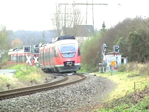 Kleiner Bahnübergang Alfter Oedekoven Talent nach Euskirchen