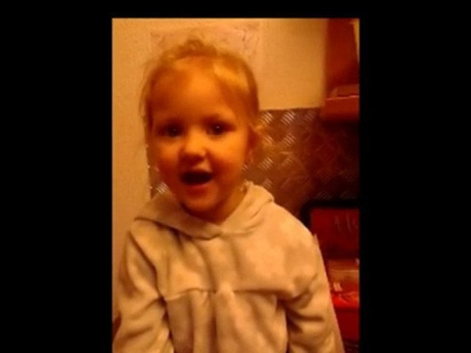 Cutest One Direction fan ever sings 1D