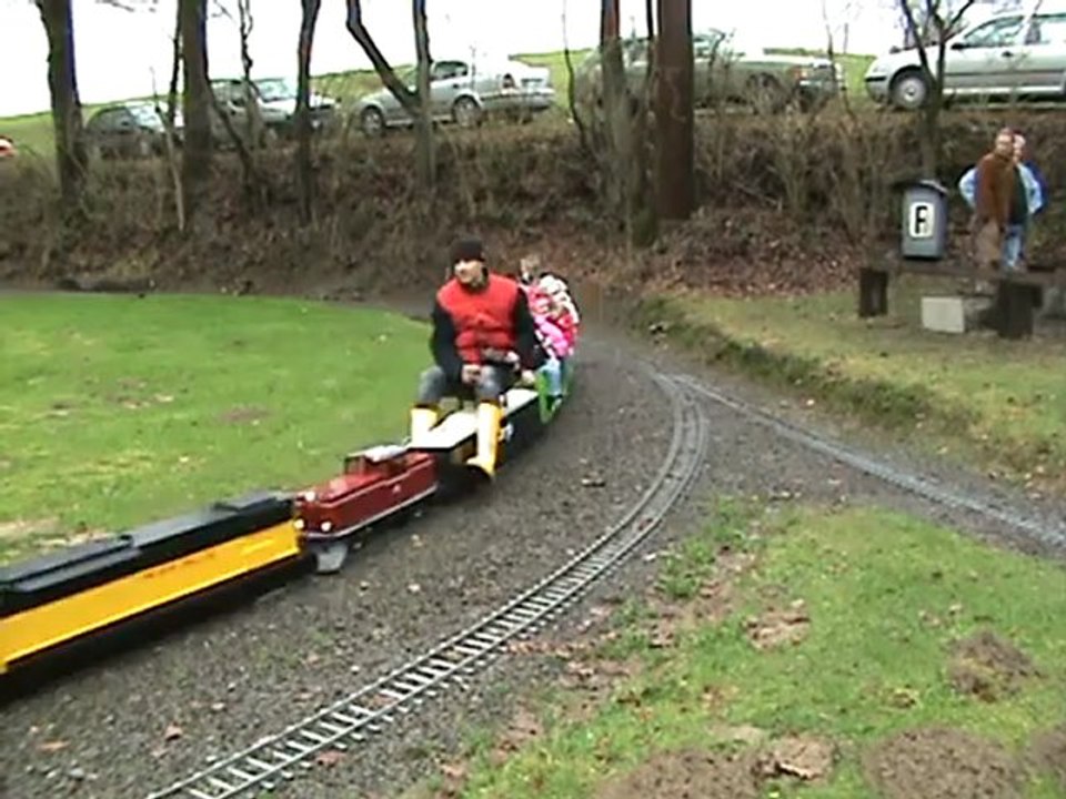 Huserland: publikumszug in doppeltraktion