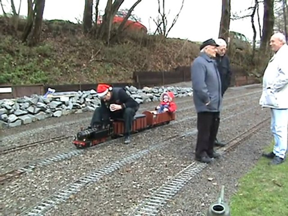 Pause im Bhf Kottmannshausen mit Güterwagen Passagier