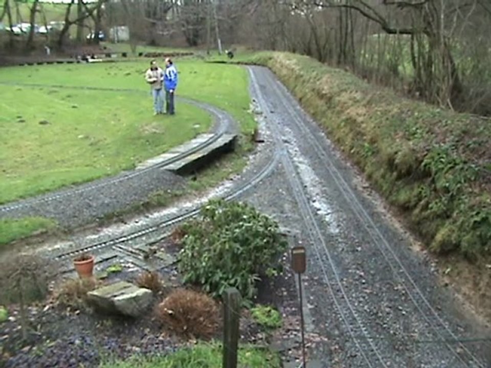 Öl Heinrich zieht amerikanische Güterwagen im Huserland 03