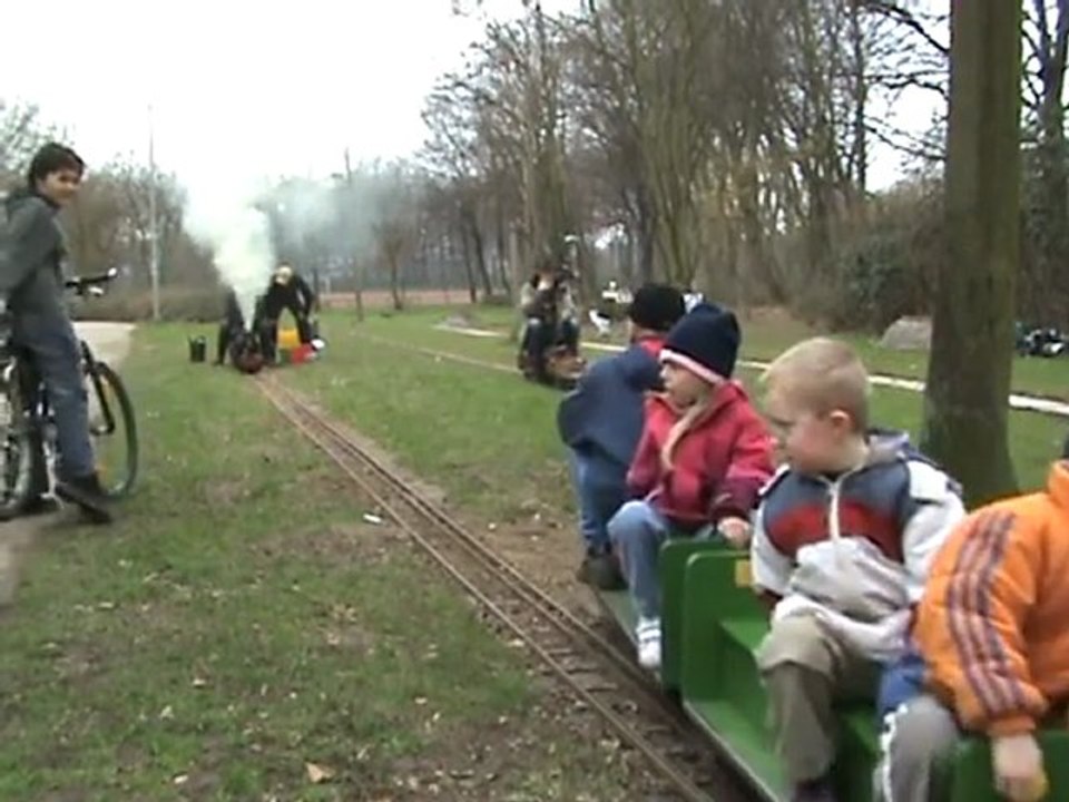 Dampflok und 'Diesellok'. Betrieb im Stadtpark Leverkusen