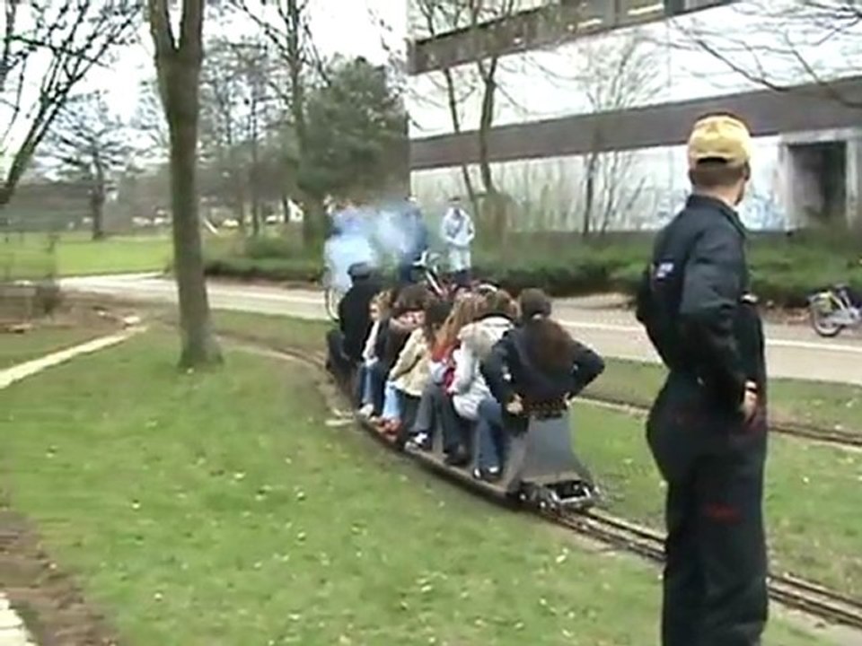 BR96 Publikumszug fährt durch Bahnhof Dampfbahn Leverkusen