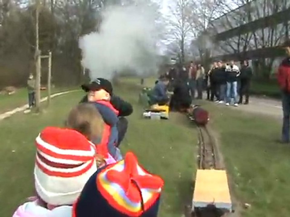 Zwei Runden Mitfahrt auf BR96 bespanntem Publikumszug