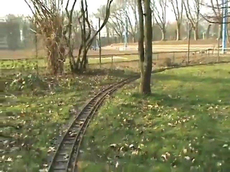 Eine rückwärts gefilmte Runde auf der leverkusener Dampfbahn