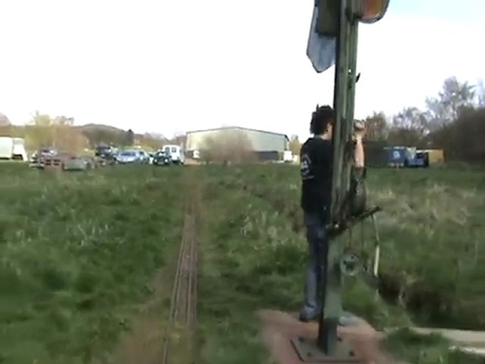 Rückwärtsfahrt einer Gartenbahn mit Entgleisung Dampfbahnclub Sprockhoevel