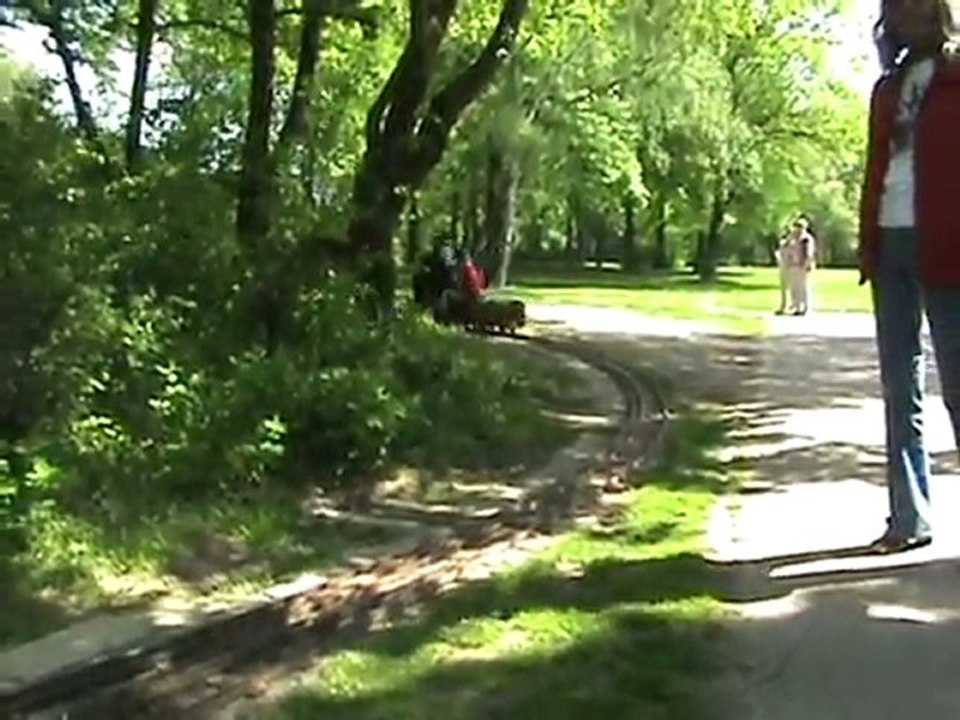 Diverse Loks verlassen den Bhf Stadtpark Leverkusen