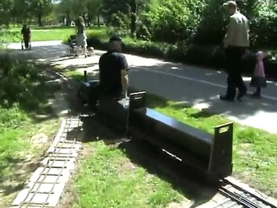 Die preußische T3 rangiert auf´s Pausen - und Wartungsgleis