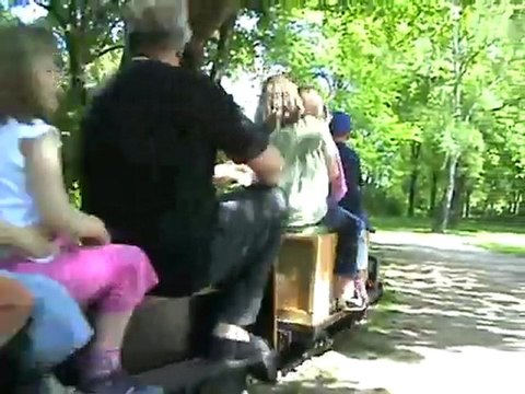 Köf durchfährt den Bhf auf neuem Durchfahrtsgleis der DBL