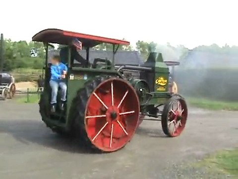 Amerikanische Rumely Oil-Pull Kerosin-Lokomobile dreht ihre Runden im Freilichtmuseum Lindlar